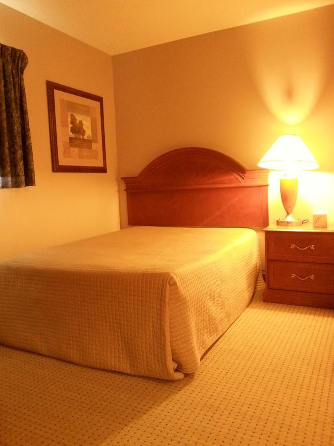 Cudworth Motor Inn Номер фото