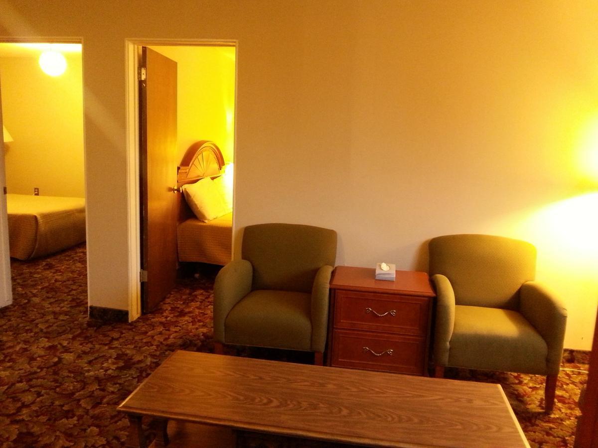Cudworth Motor Inn Номер фото