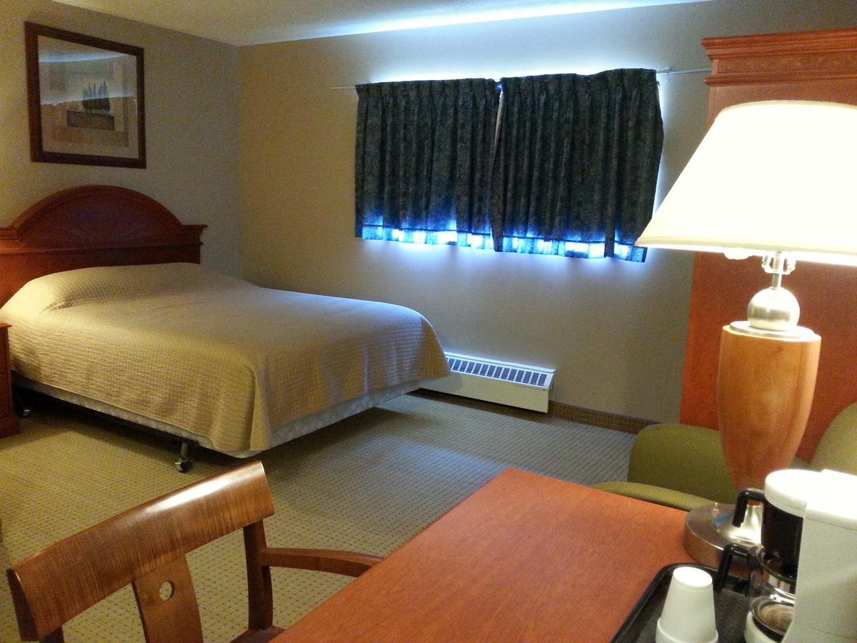 Cudworth Motor Inn Номер фото