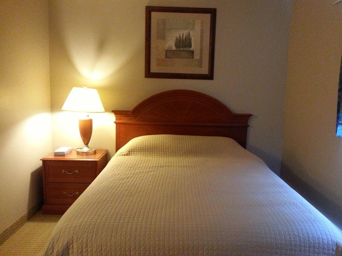 Cudworth Motor Inn Номер фото